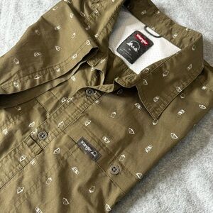 Wrangler Outdoor Shirt Men's XL‎ Regular Fit Olive Green Utility Camp Shirt